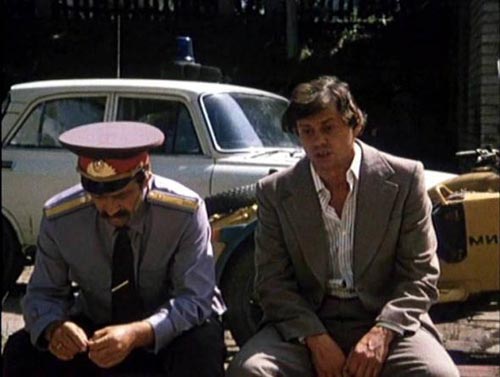 ����� ����