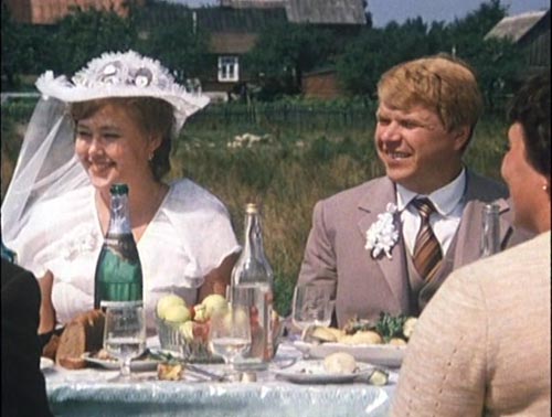 ����� ����